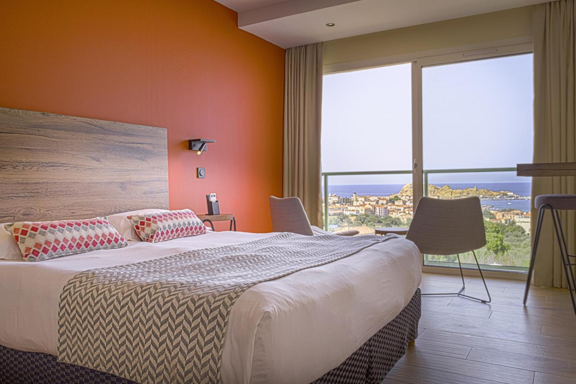 Hotel Funtana Marina Л'Іль-Русс Екстер'єр фото